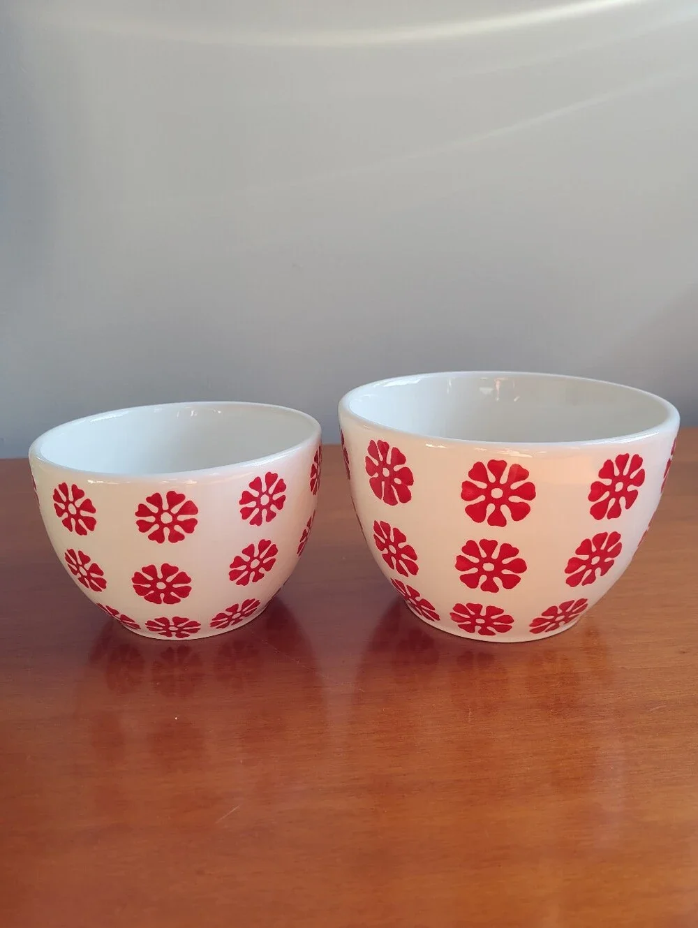 Crate&Barrel Scandia Red White Ceramic Nesting Bowls Set of 2